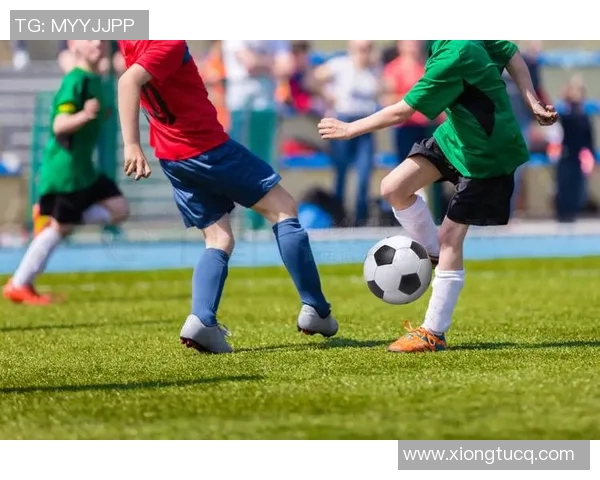 弗拉门戈与基多大学的激烈对决展现足球魅力与团队精神